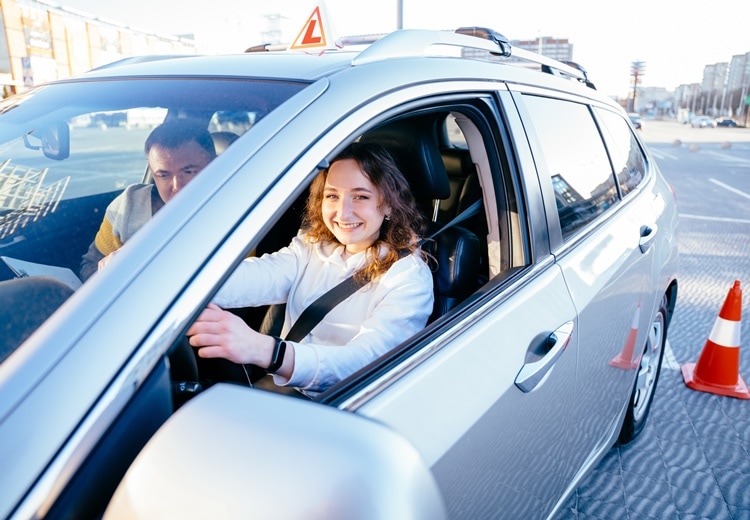La conduite encadrée: un moyen efficace pour devenir un conducteur pro - Heyme