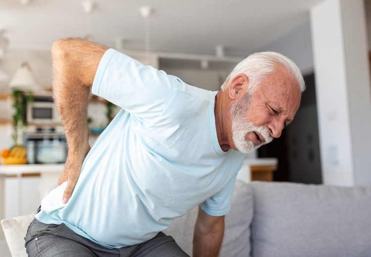 Fracture de la vertèbre lombaire chez une personne âgée : que faire ? - Heyme