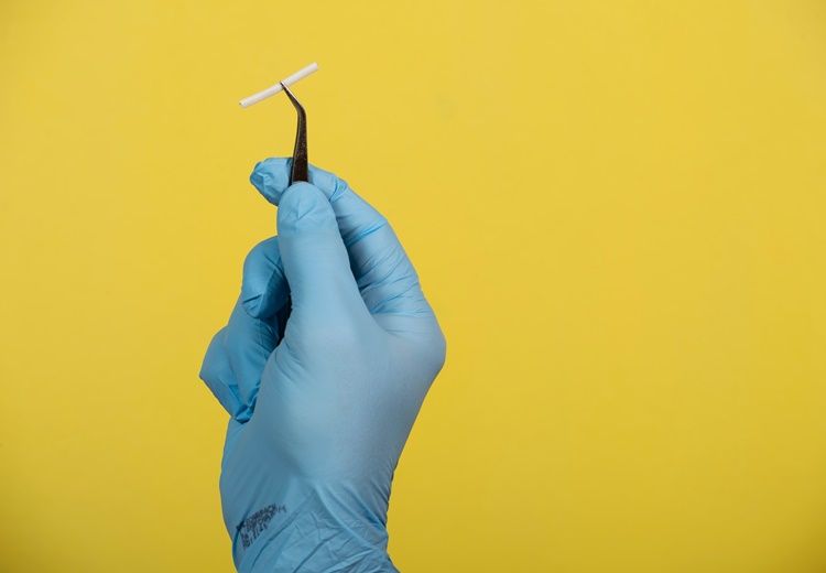 L’implant contraceptif : pose, retrait et effets secondaires - Heyme