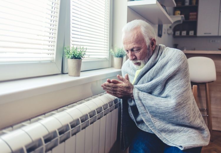 Seniors : comment lutter contre le froid pendant l'hiver ? - Heyme